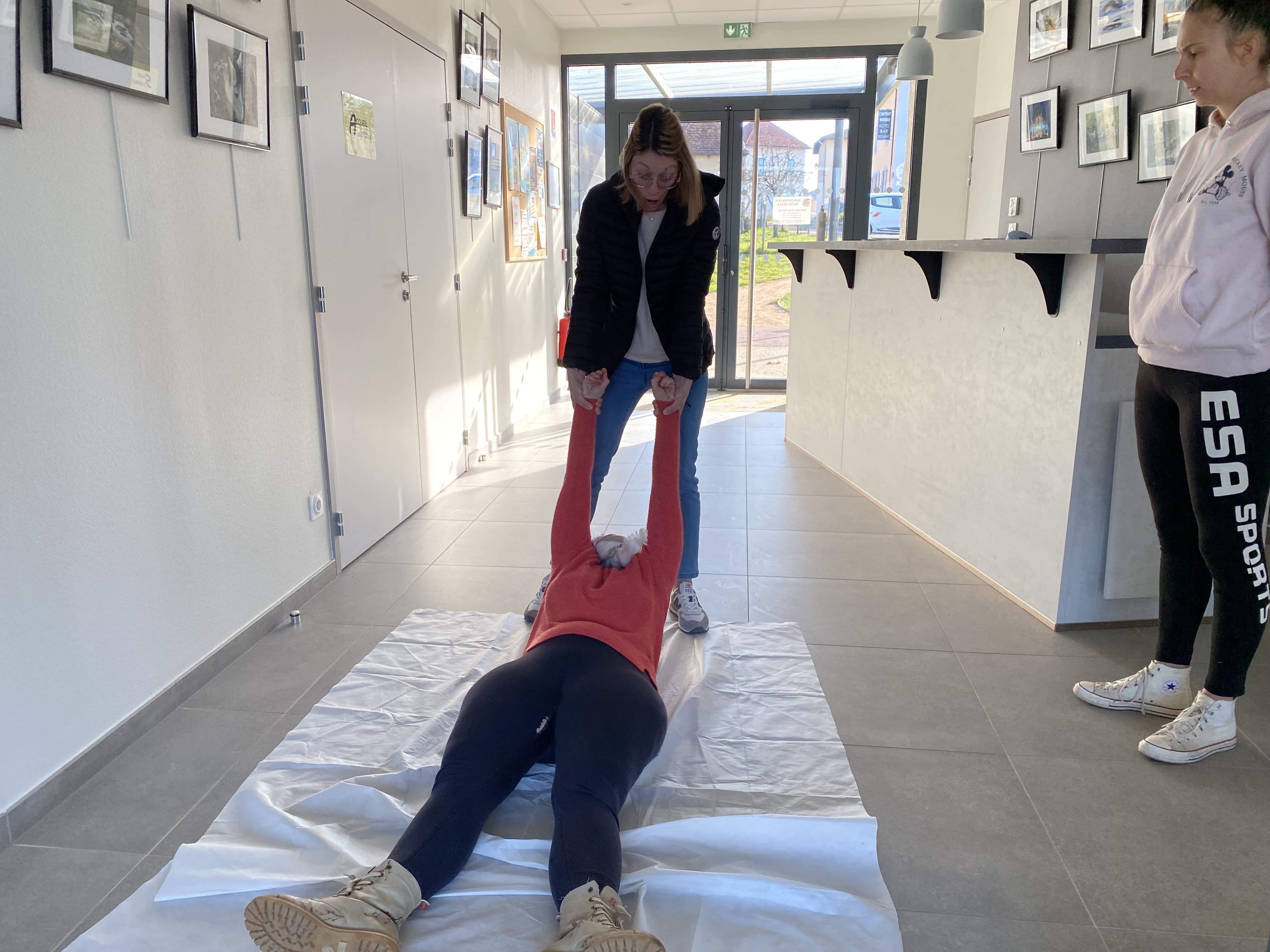 Formation AFGSU 2 avec des participants en action